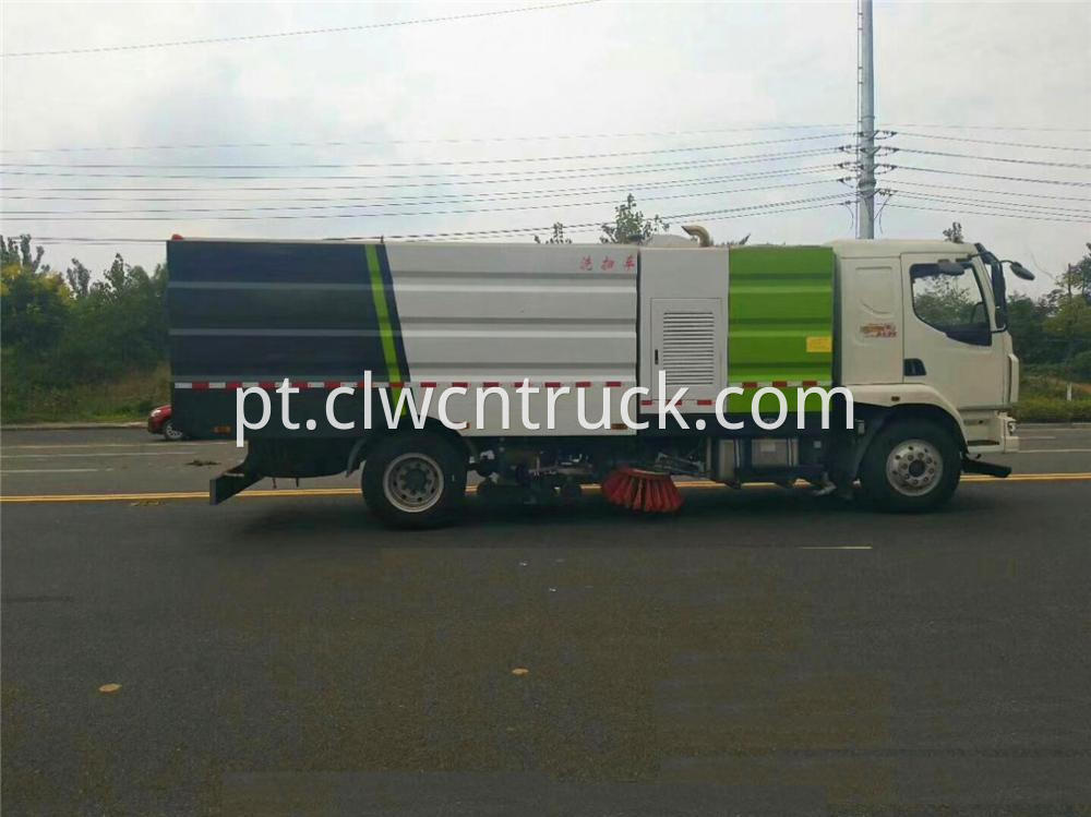 Vacuum Street Sweeper Truck 3